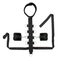 Collar Negro Acolchado con Línea de Restricción y Muñequeras - Bondage Confortable
